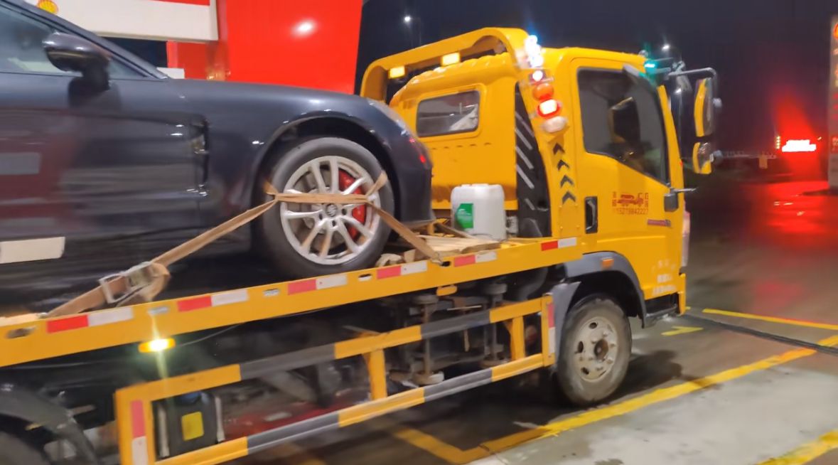 东城行车途中遇到突发状况该如何呼叫道路救援？